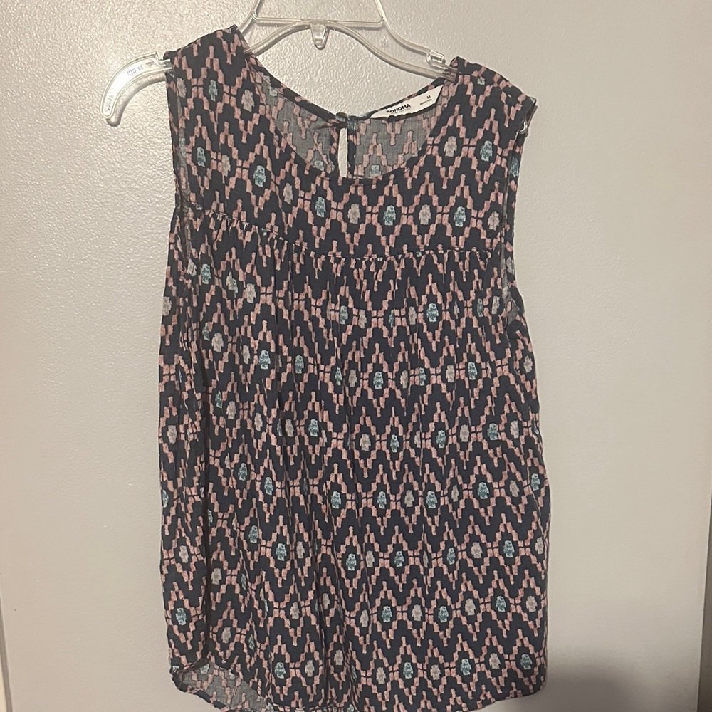 ❤️ 3/$10 Sonoma Navy and Pink Geometric Blouse